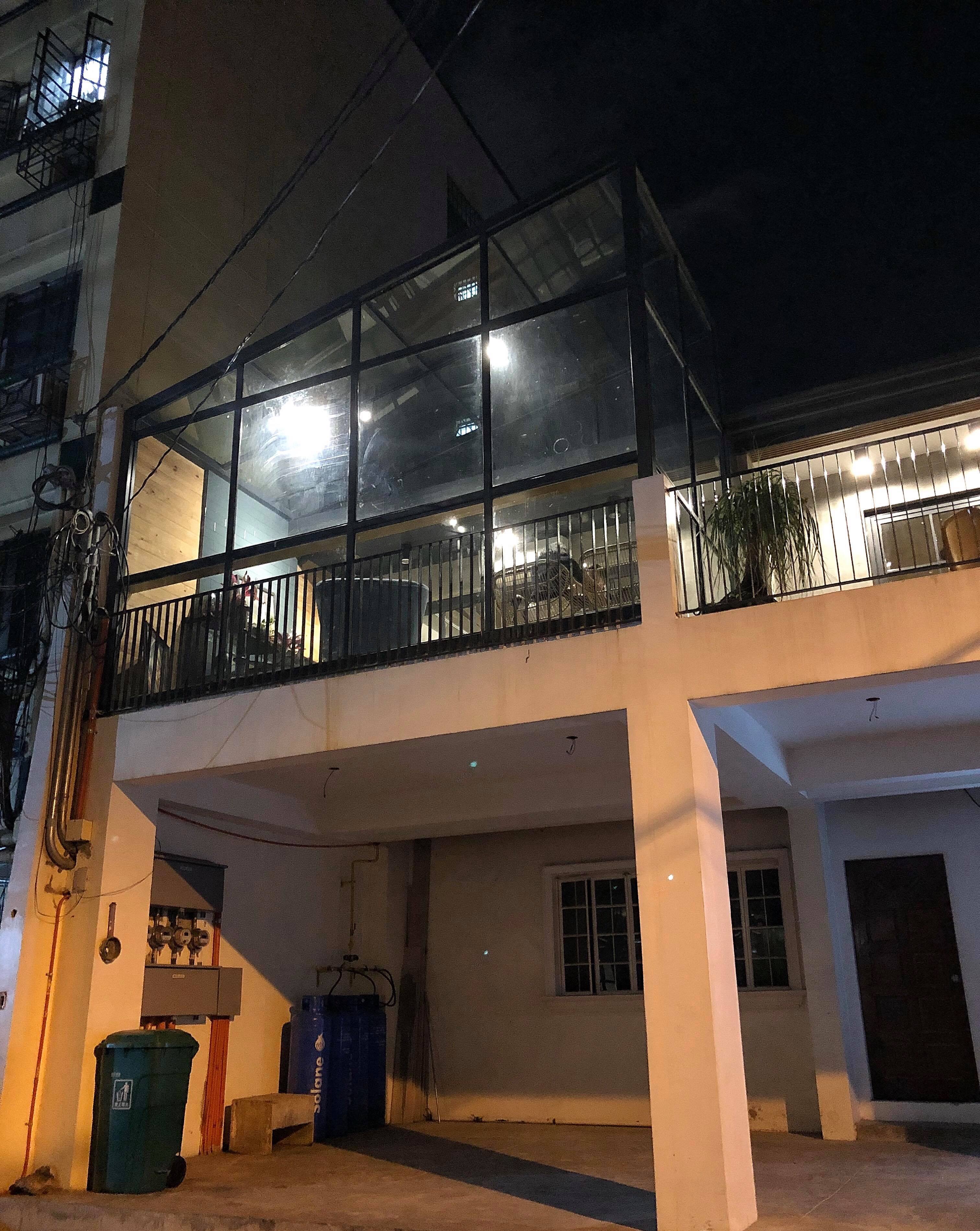 Lámpara exterior — Poblacion, Makati